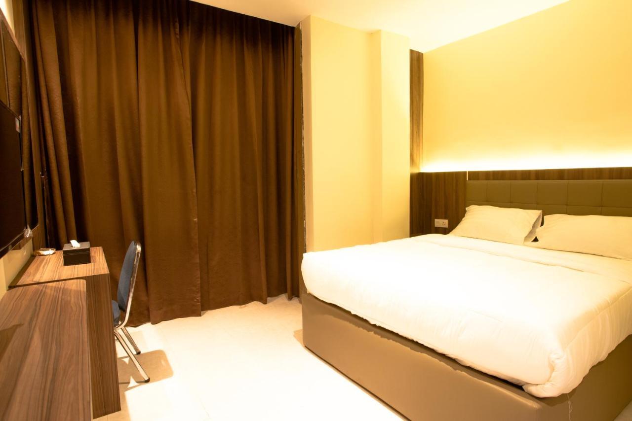 Ak Hotel Nagoya Hill Batam Exterior foto
